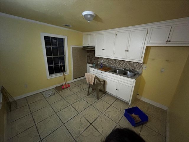 7011 Brownsville Street, Houston, TX 77020