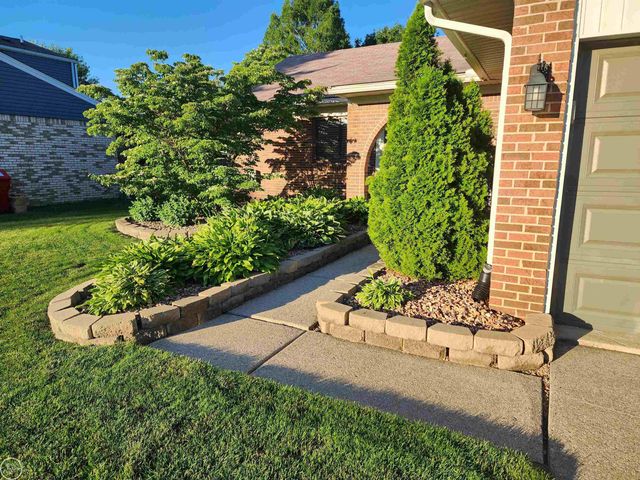 45540 Heatherwoode Lane, Macomb Twp, MI 48044