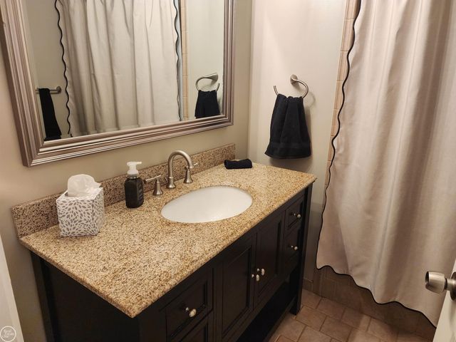 45540 Heatherwoode Lane, Macomb Twp, MI 48044