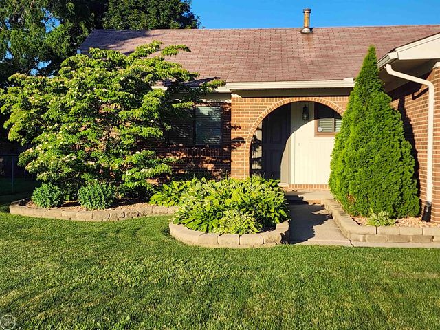 45540 Heatherwoode Lane, Macomb Twp, MI 48044