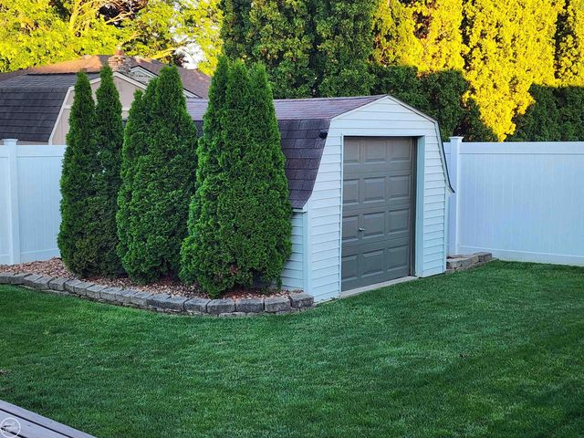 45540 Heatherwoode Lane, Macomb Twp, MI 48044