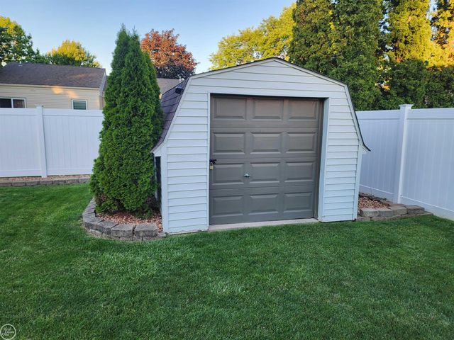 45540 Heatherwoode Lane, Macomb Twp, MI 48044