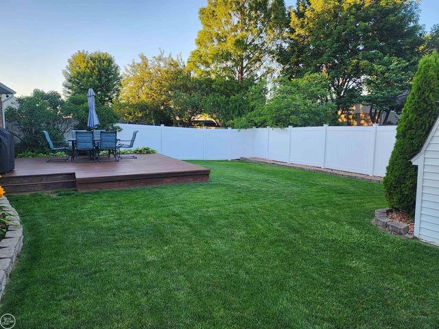 45540 Heatherwoode Lane, Macomb Twp, MI 48044