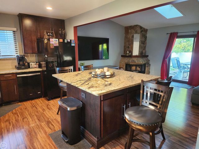 45540 Heatherwoode Lane, Macomb Twp, MI 48044