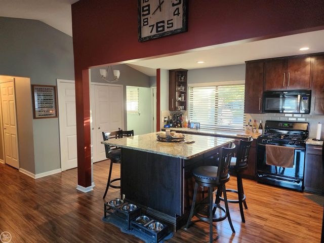 45540 Heatherwoode Lane, Macomb Twp, MI 48044