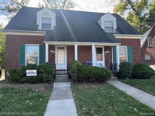 22200-22202 Moross Road, Grosse Pointe, MI 48236