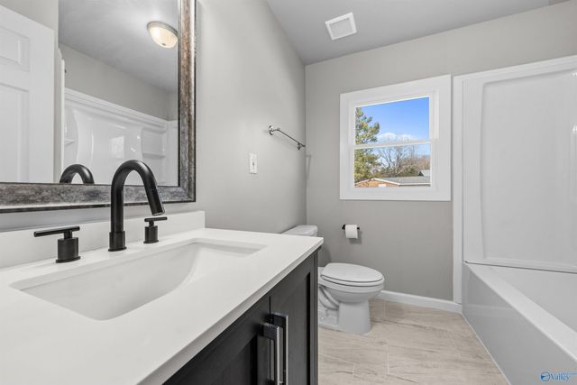 5624 Oakwood NW, Huntsville, AL 35806