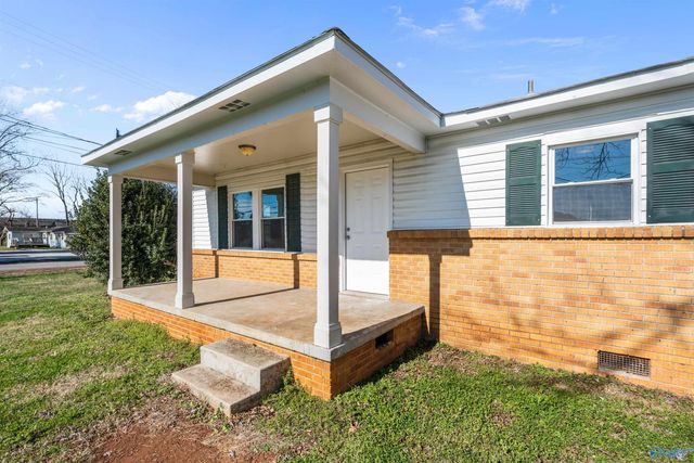 5624 Oakwood NW, Huntsville, AL 35806