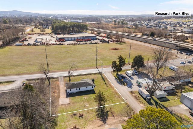 5624 Oakwood NW, Huntsville, AL 35806