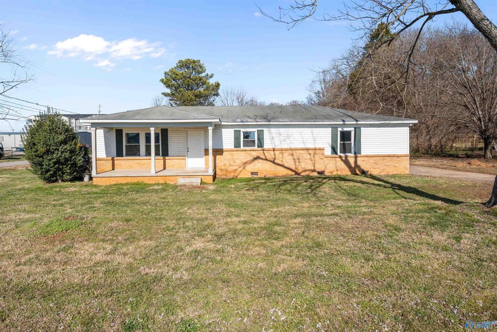 5624 Oakwood NW, Huntsville, AL 35806