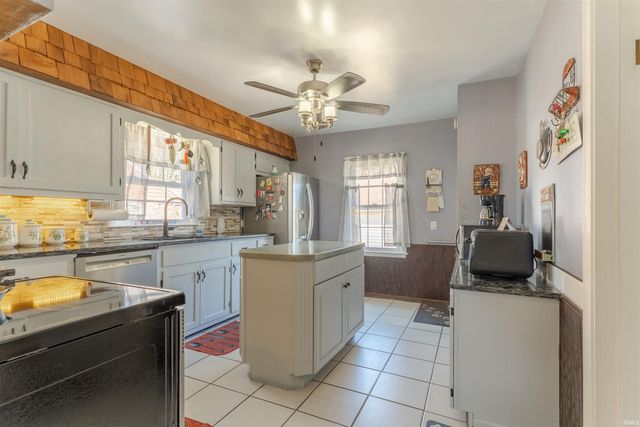 3029 Oakhill Road, Evansville, IN 47711