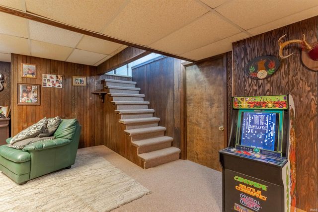 3029 Oakhill Road, Evansville, IN 47711