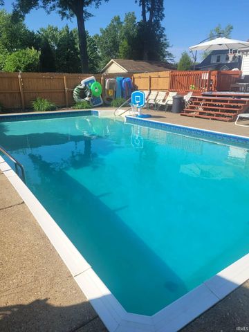 3029 Oakhill Road, Evansville, IN 47711