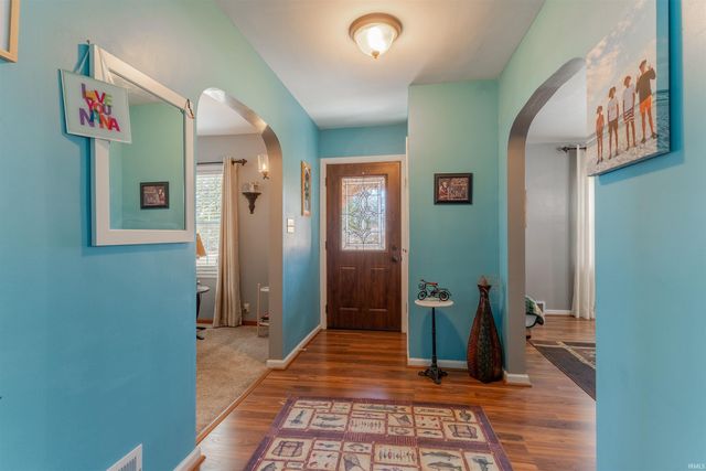 3029 Oakhill Road, Evansville, IN 47711