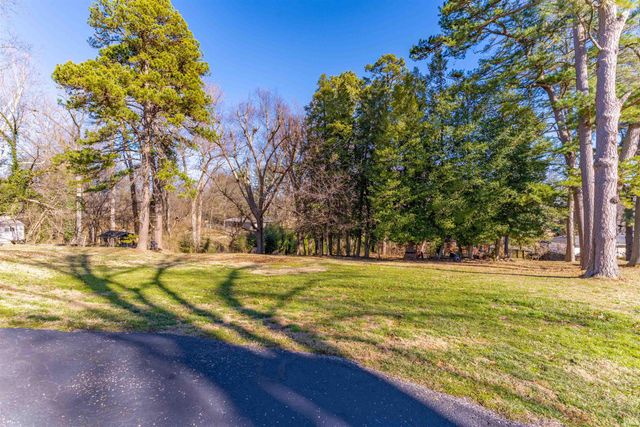 3029 Oakhill Road, Evansville, IN 47711