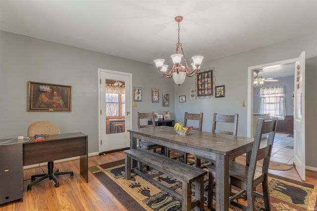 3029 Oakhill Road, Evansville, IN 47711