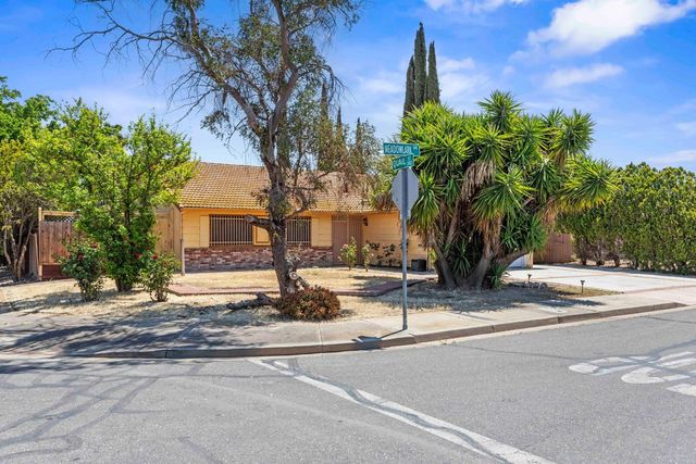 766 Meadowlark Ave, Los Banos, CA 93635