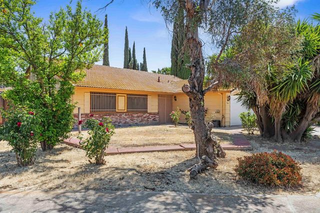 766 Meadowlark Ave, Los Banos, CA 93635