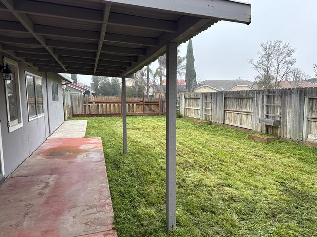 766 Meadowlark Ave, Los Banos, CA 93635