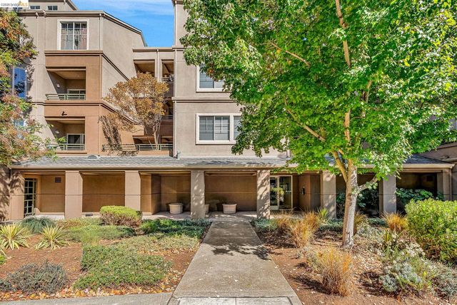 180 Caldecott Ln 314, Oakland, CA 94618