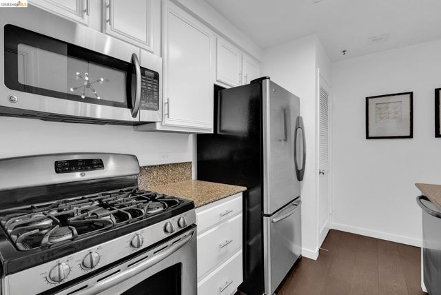 180 Caldecott Ln 314, Oakland, CA 94618