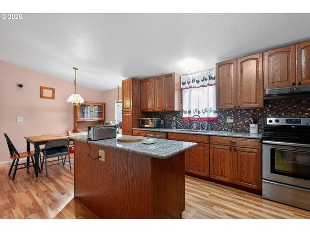 2597 Se 67TH Ave, Hillsboro, OR 97123