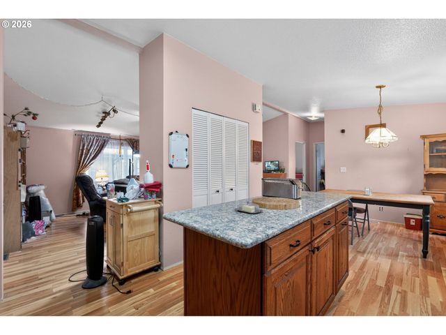 2597 Se 67TH Ave, Hillsboro, OR 97123