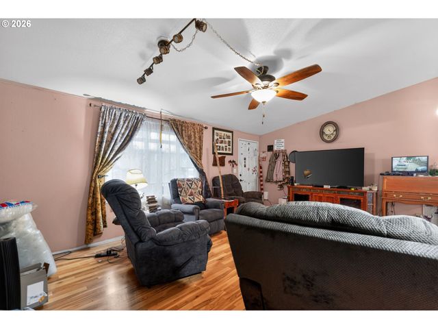 2597 Se 67TH Ave, Hillsboro, OR 97123