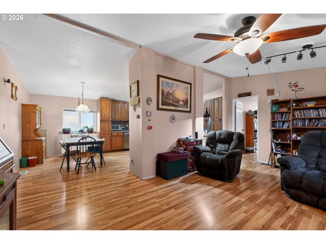 2597 Se 67TH Ave, Hillsboro, OR 97123