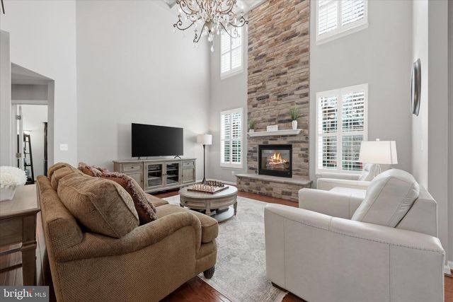 40499 OCONNORS CIR, Leesburg, VA 20175