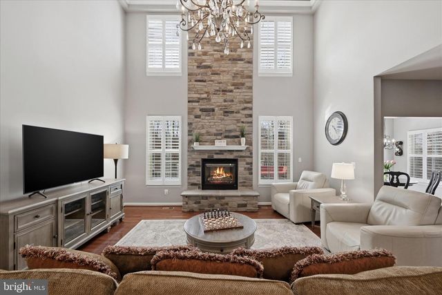 40499 OCONNORS CIR, Leesburg, VA 20175