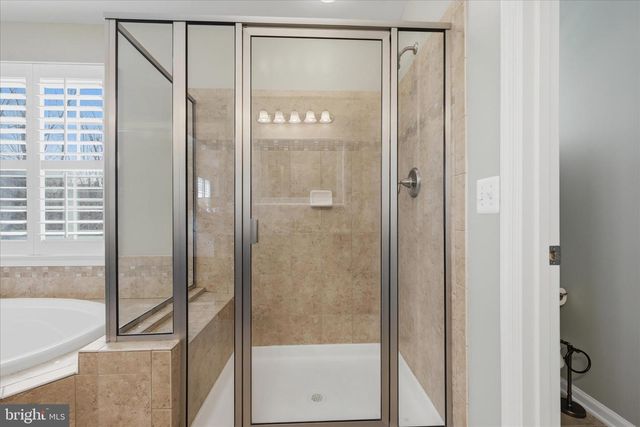 40499 OCONNORS CIR, Leesburg, VA 20175