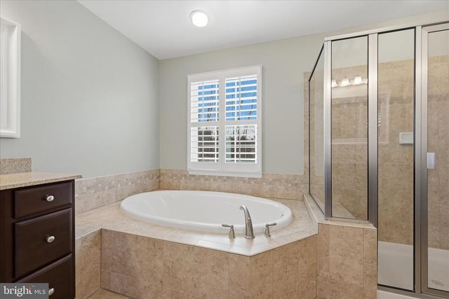 40499 OCONNORS CIR, Leesburg, VA 20175