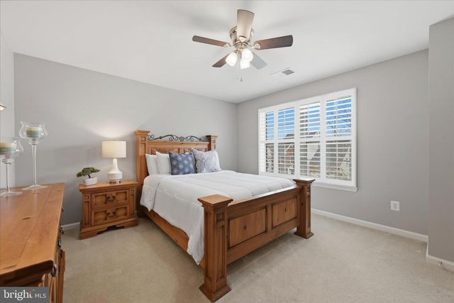 40499 OCONNORS CIR, Leesburg, VA 20175