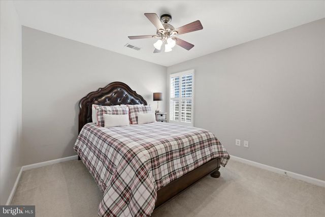 40499 OCONNORS CIR, Leesburg, VA 20175