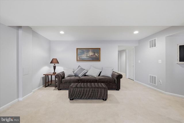 40499 OCONNORS CIR, Leesburg, VA 20175
