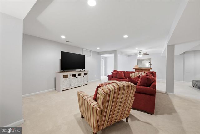 40499 OCONNORS CIR, Leesburg, VA 20175