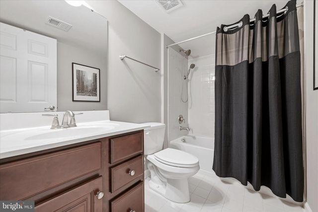 40499 OCONNORS CIR, Leesburg, VA 20175