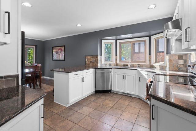 49630 Shenandoah Drive, Macomb Twp, MI 48044