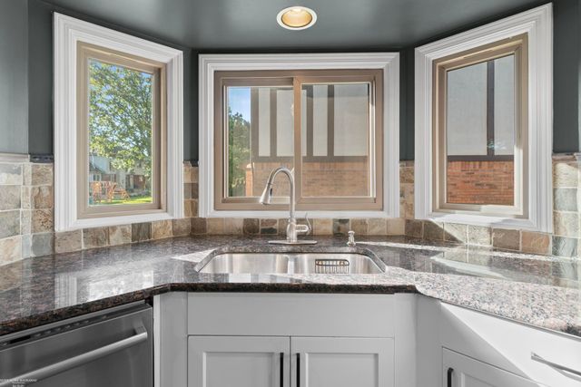 49630 Shenandoah Drive, Macomb Twp, MI 48044