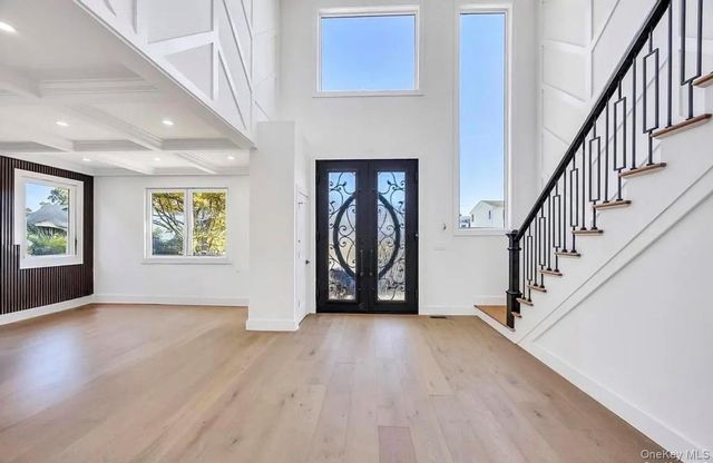 29 Raspberry Lane, Levittown, NY 11756