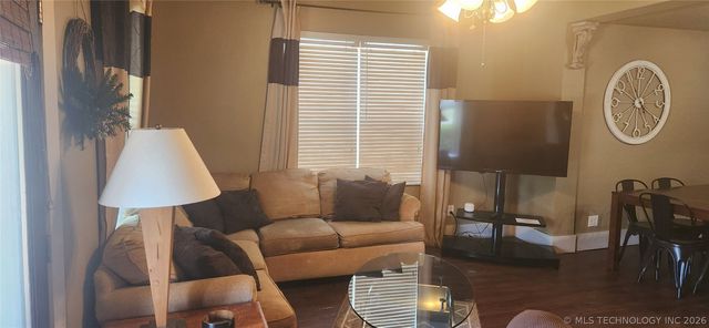 514 N J Street, Eufaula, OK 74432