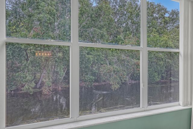 180 Caribe Court, Greenacres, FL 33413