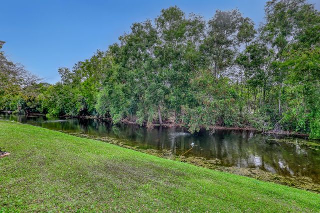 180 Caribe Court, Greenacres, FL 33413