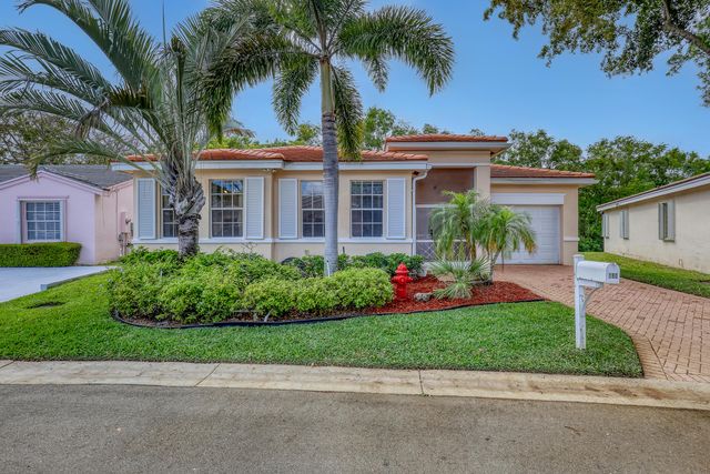 180 Caribe Court, Greenacres, FL 33413