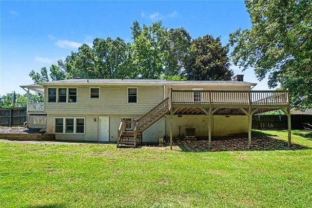 3560 Hogan Drive NW, Kennesaw, GA 30152
