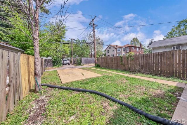 6815 Wise Avenue, St Louis, MO 63139