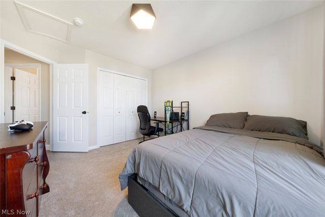 720 Jockeys Circle, Avon Lake, OH 44012