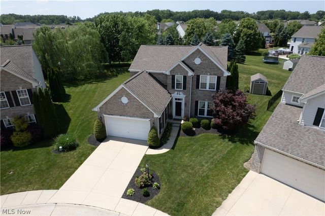 720 Jockeys Circle, Avon Lake, OH 44012