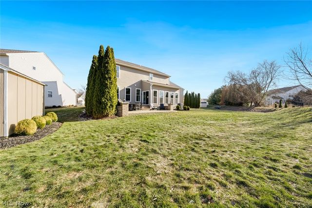 720 Jockeys Circle, Avon Lake, OH 44012